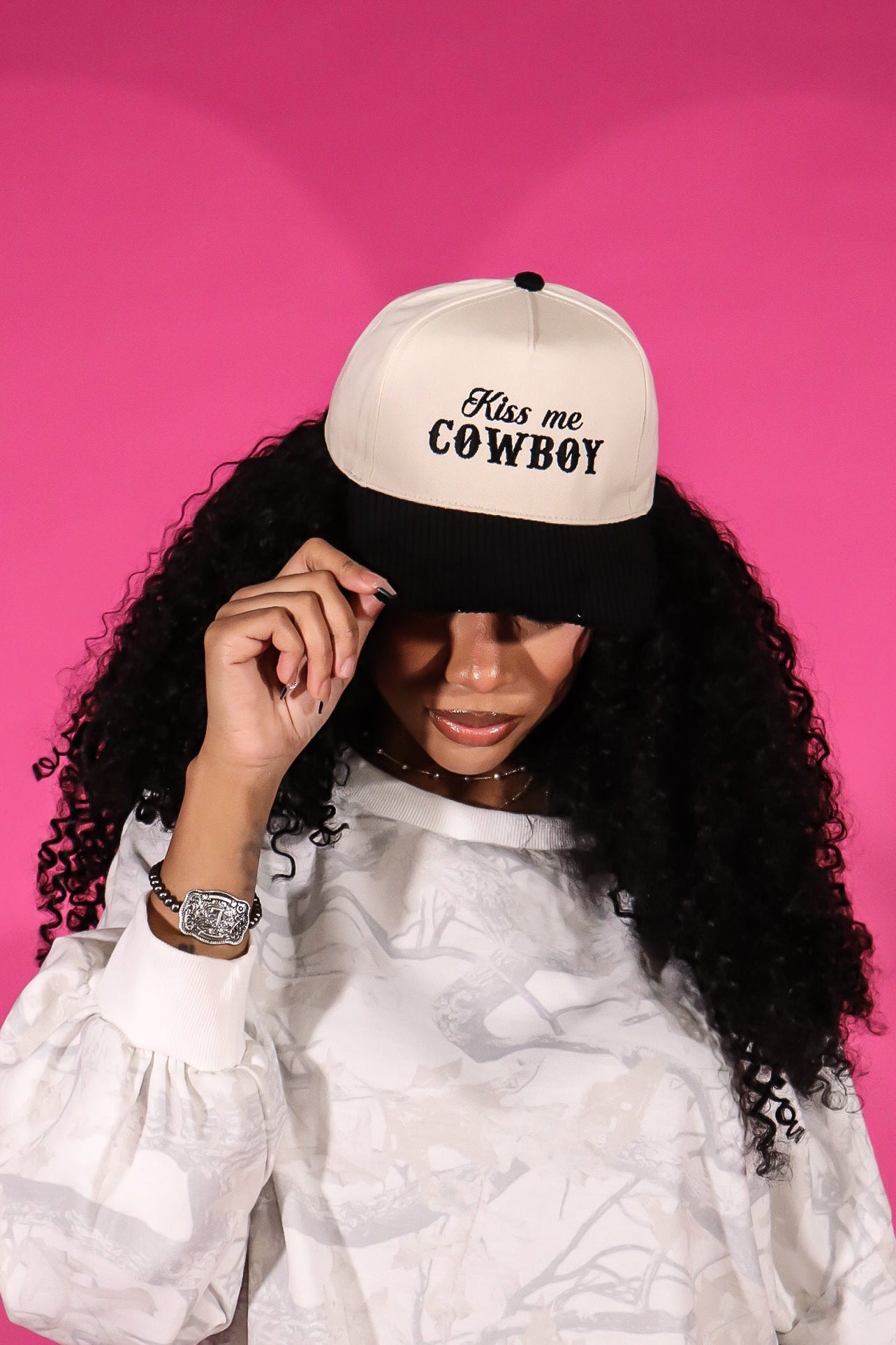 Kiss me Cowboy trucker hat